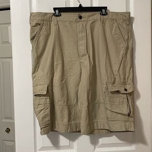 Levi Strauss & Co Cargo Shorts, Size: 44, Color: Tan/Khaki